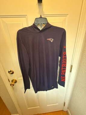Nike New England Patriots Sideline Pop Performance Long Sleeve Hoodie T-Shirt